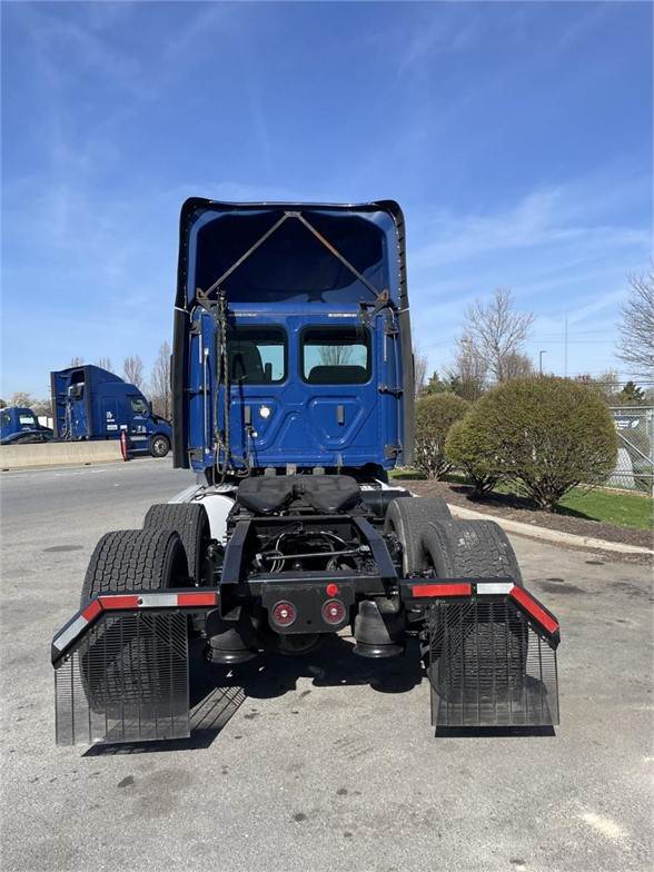 2020 Freightliner Cascadia 116 Day Cab Truck – Detroit 410HP