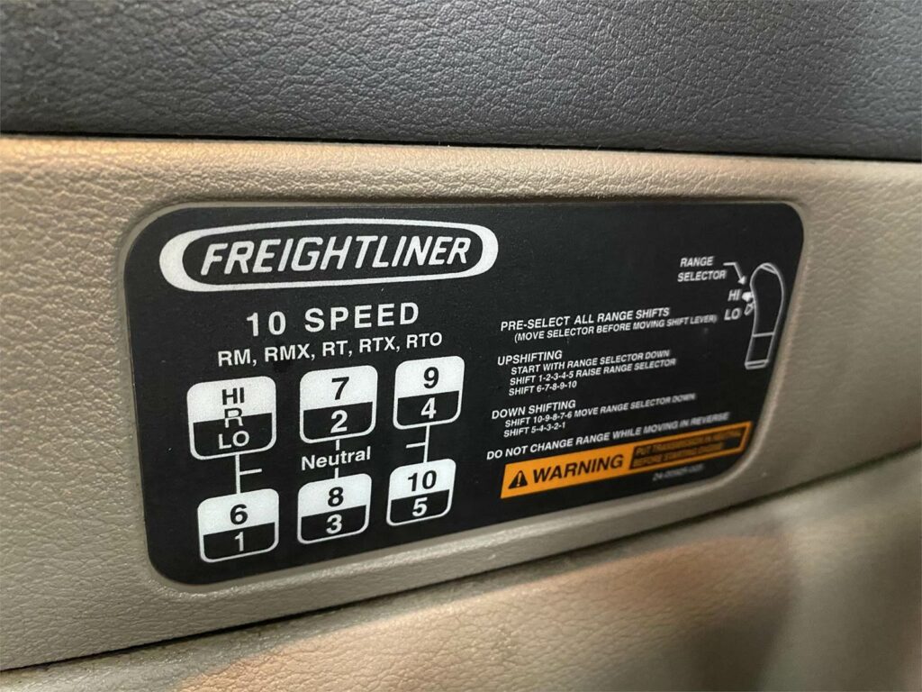 2014 Freightliner Cascadia 125 Day Cab Truck – Cummins 450HP, 10 Speed Ultrashift Manual