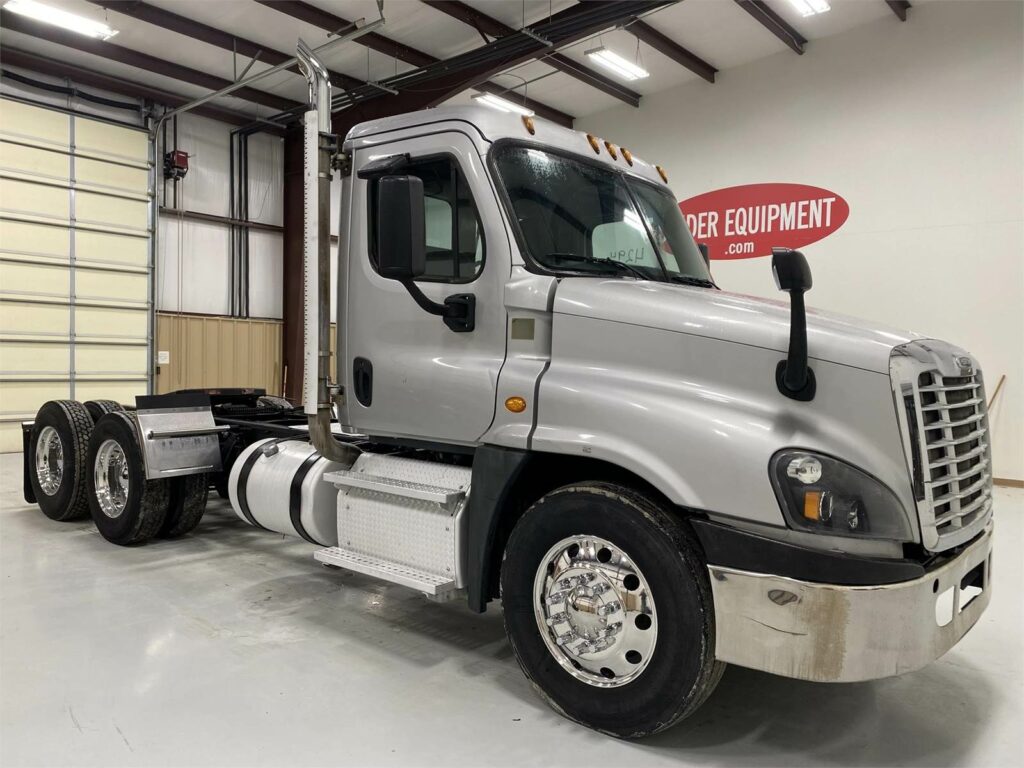 2017 Freightliner Cascadia 125 Day Cab Truck – Detroit 475HP, 10 Speed Ultrashift Manual