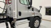 2017 Freightliner Cascadia 125 Day Cab Truck – Detroit 475HP, 10 Speed Ultrashift Manual