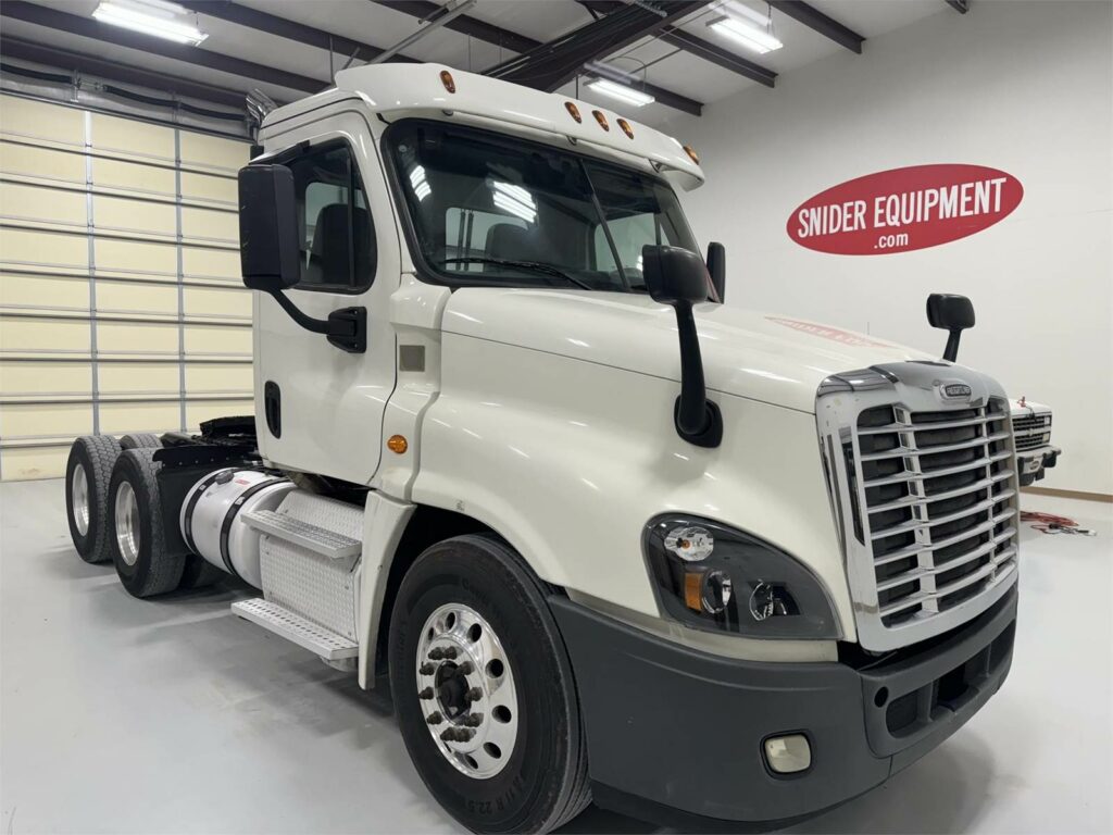 2016 Freightliner Cascadia 125 Day Cab Truck – Detroit 455HP, 12 Speed Dt12 Automatic