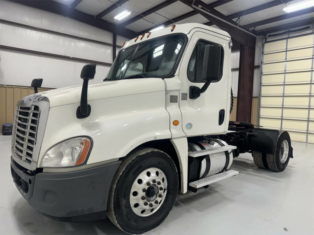 2016 Freightliner Cascadia 125 Single Axle Day Cab Truck – Detroit 410HP, 10 Speed Ultrashift Manual