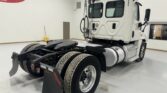 2016 Freightliner Cascadia 125 Single Axle Day Cab Truck – Detroit 410HP, 10 Speed Ultrashift Manual