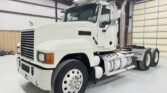 2018 Mack Pinnacle CHU613 Day Cab Truck – MP8 445HP