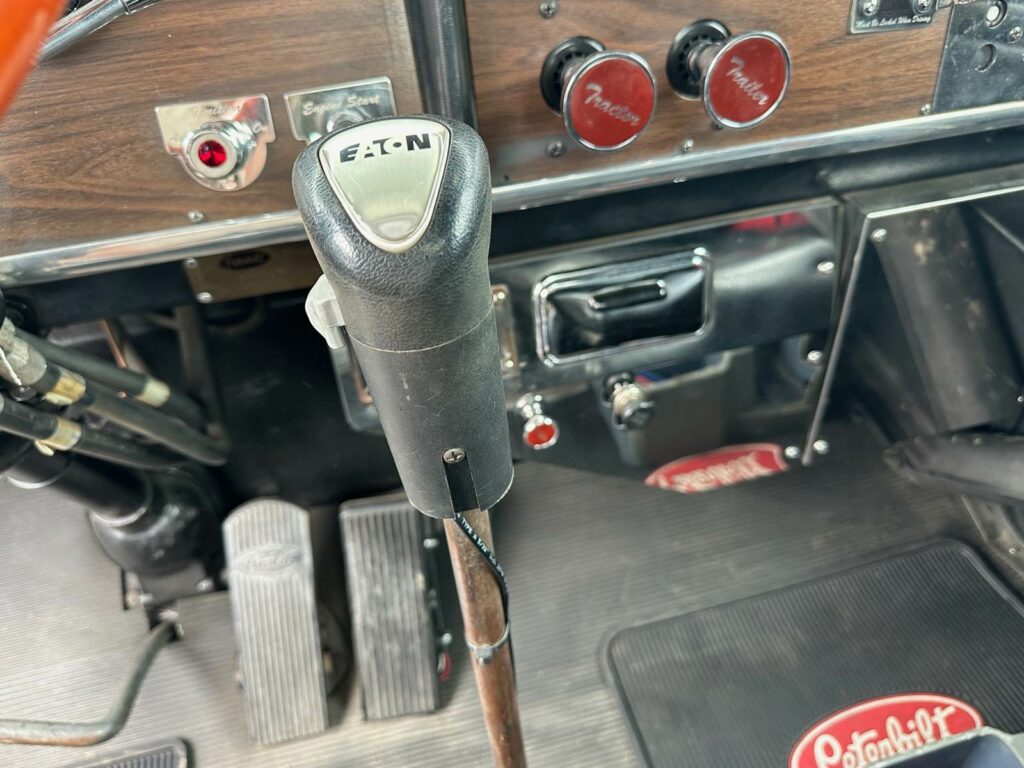 1984 Peterbilt 359 Day Cab Truck