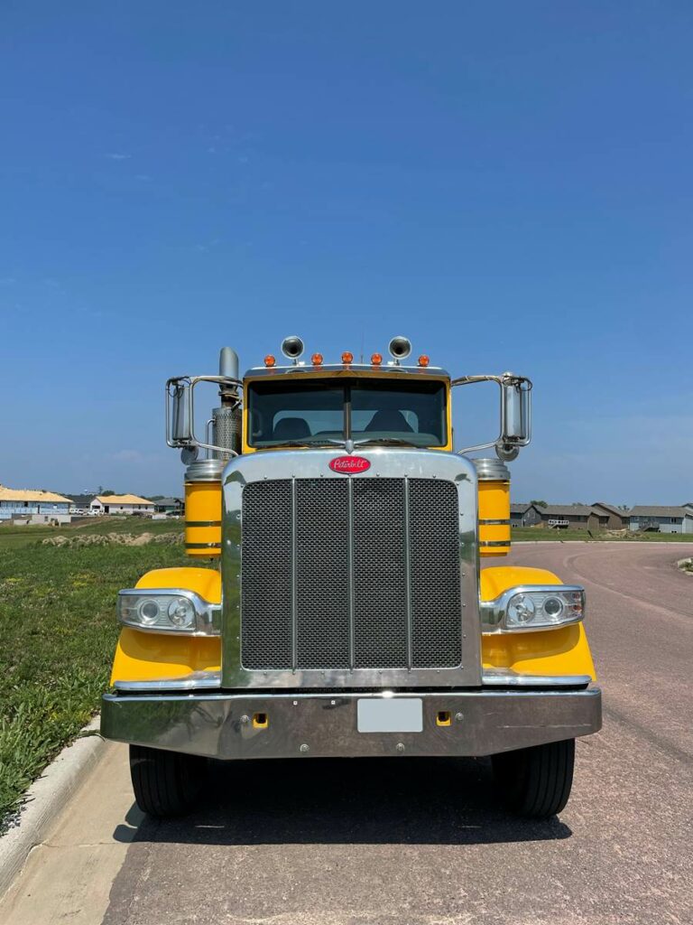 2008 Peterbilt 388 Day Cab 318,000 Miles Cummins ISX15 500 HP