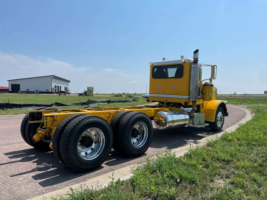 2008 Peterbilt 388 Day Cab 318,000 Miles Cummins ISX15 500 HP