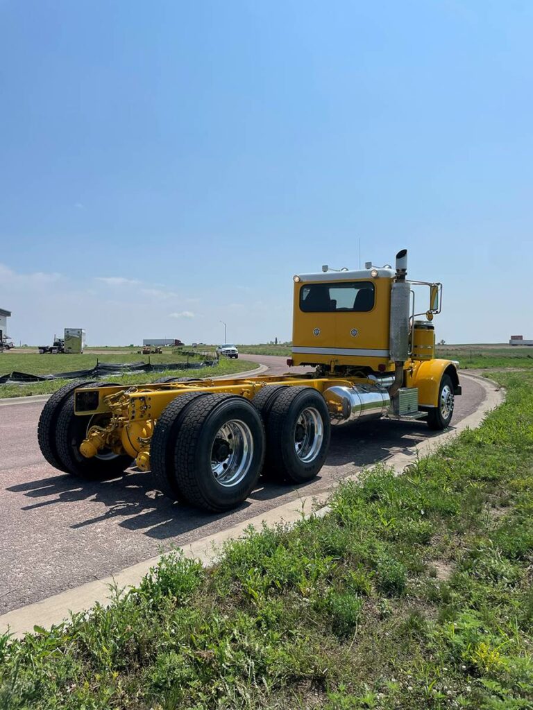 2008 Peterbilt 388 Day Cab 318,000 Miles Cummins ISX15 500 HP