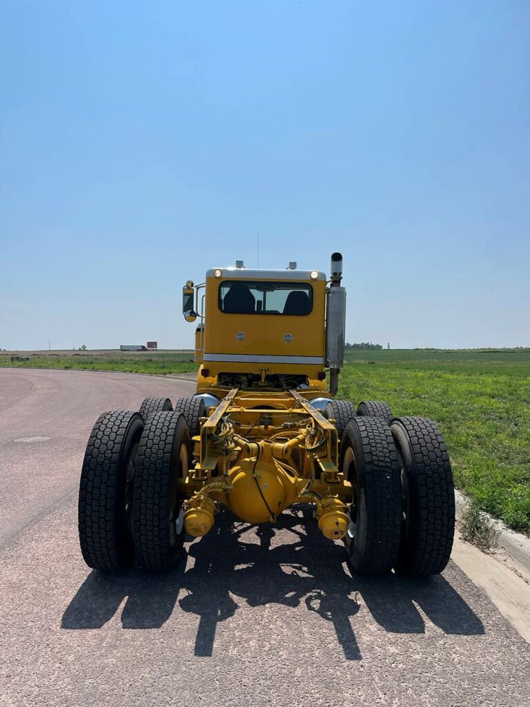 2008 Peterbilt 388 Day Cab 318,000 Miles Cummins ISX15 500 HP