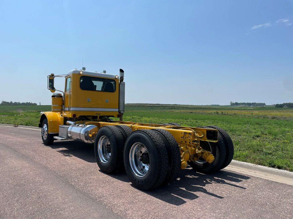 2008 Peterbilt 388 Day Cab 318,000 Miles Cummins ISX15 500 HP