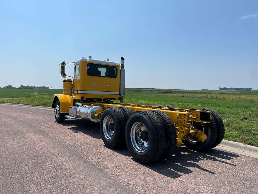 2008 Peterbilt 388 Day Cab 318,000 Miles Cummins ISX15 500 HP