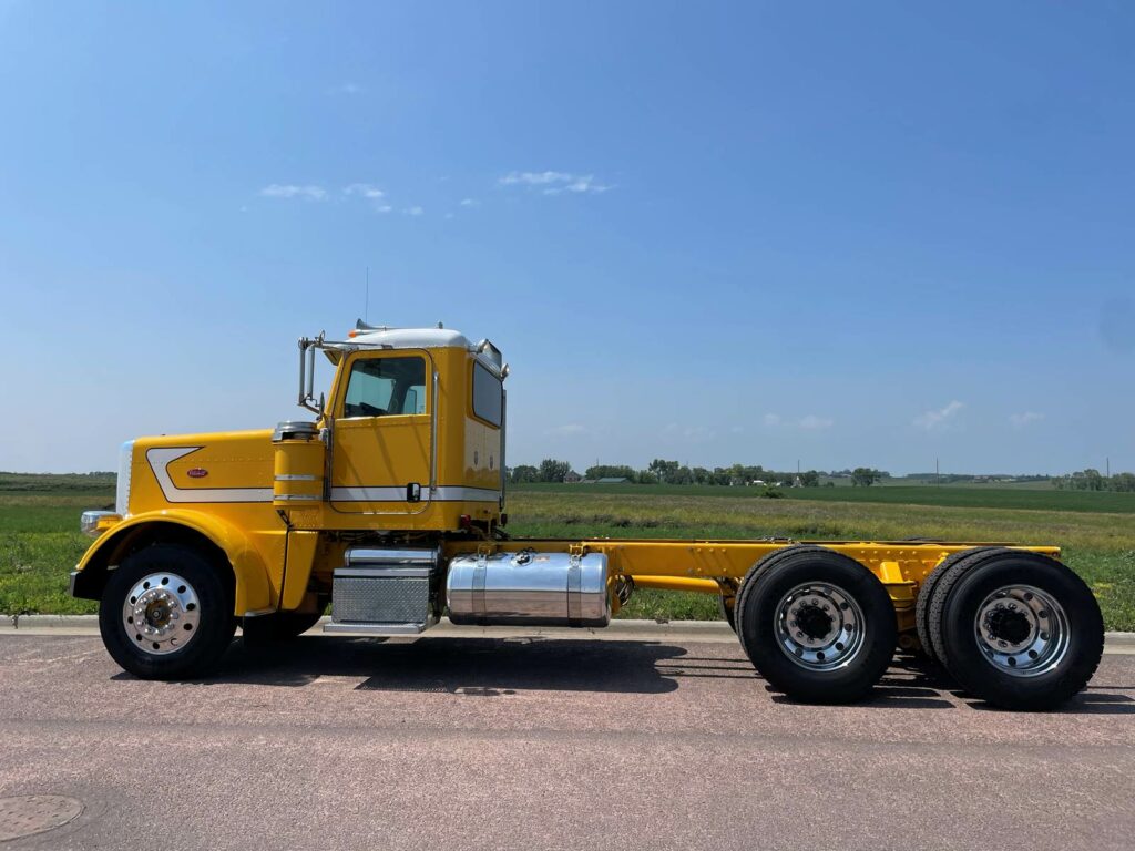 2008 Peterbilt 388 Day Cab 318,000 Miles Cummins ISX15 500 HP