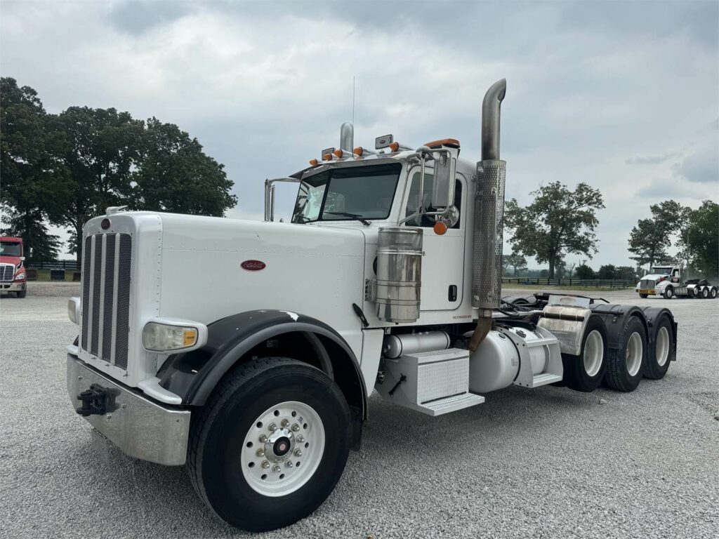 2011 Peterbilt 389 Tri Axle Day Cab Truck – Cummins 600HP, 18 Speed Ultrashift Manual