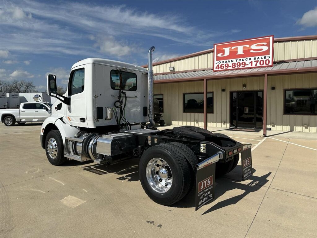 2020 Peterbilt 579 Single Axle Day Cab Truck – Paccar 430HP, 12 Speed Endurant Amt