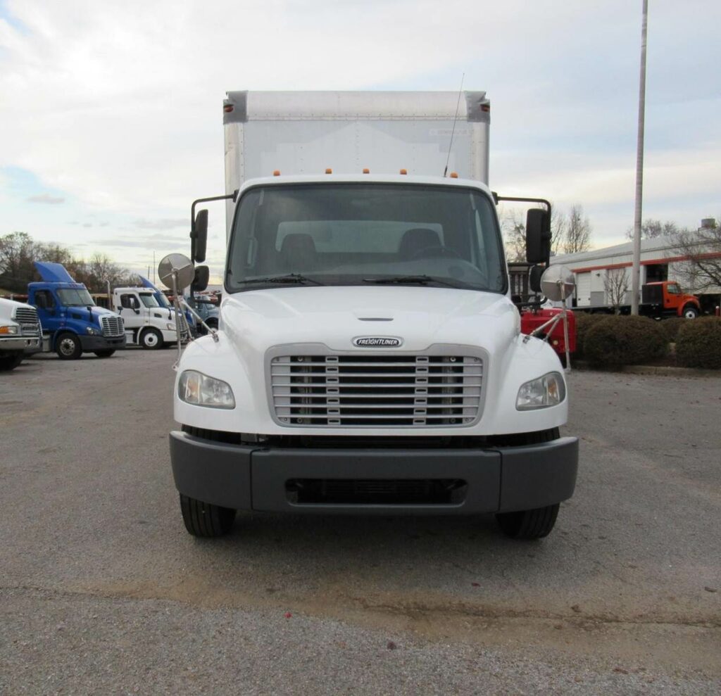 2013 Freightliner M2 106 24 ft Box Truck – 220HP, Automatic, Roll up Door, Liftgate