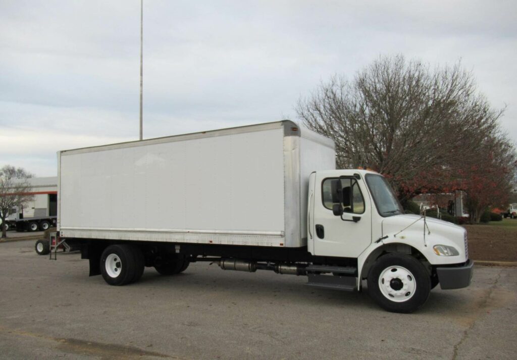 2013 Freightliner M2 106 24 ft Box Truck – 220HP, Automatic, Roll up Door, Liftgate