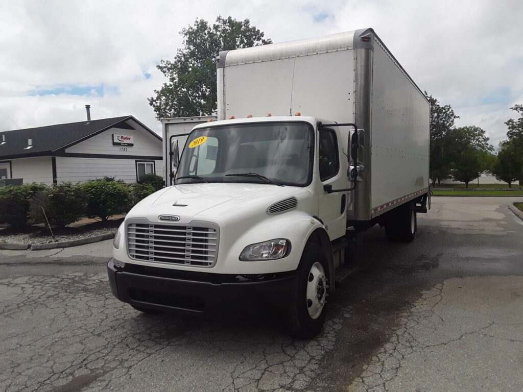 2019 Freightliner M2 106 26 ft Box Truck – 260HP, 6 Speed Automatic, Roll up Door, Liftgate