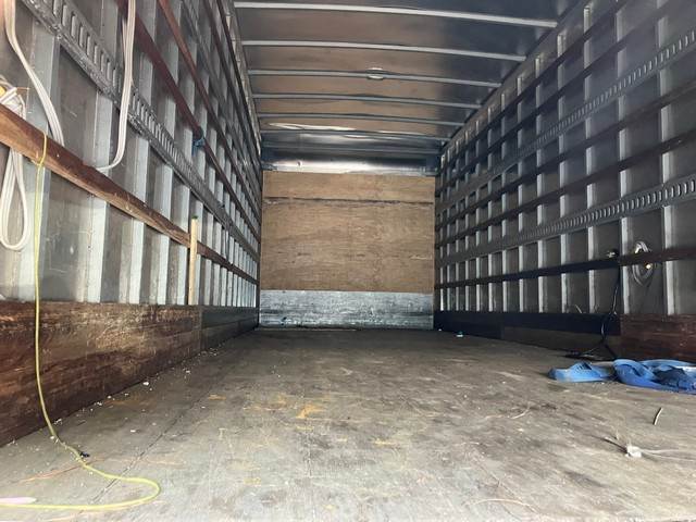 2018 International DuraStar 4300 26′ Box Truck