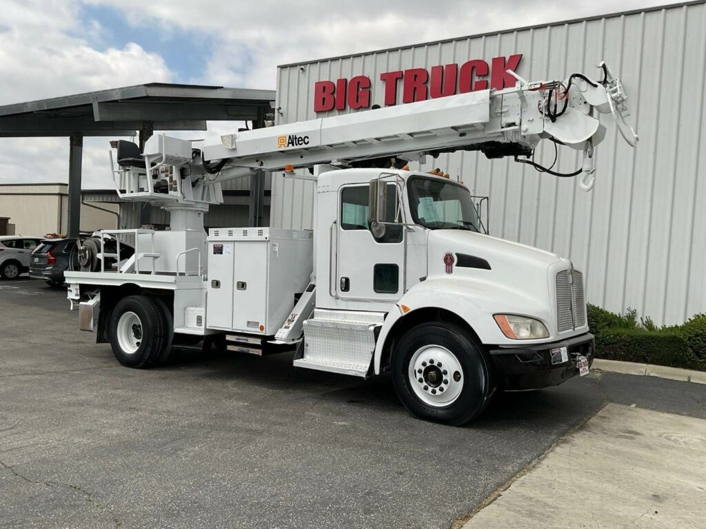 Kenworth T370 Single Axle Digger Derrick Truck – Automatic, 2014 ALTEC DC47 Digger Derrick