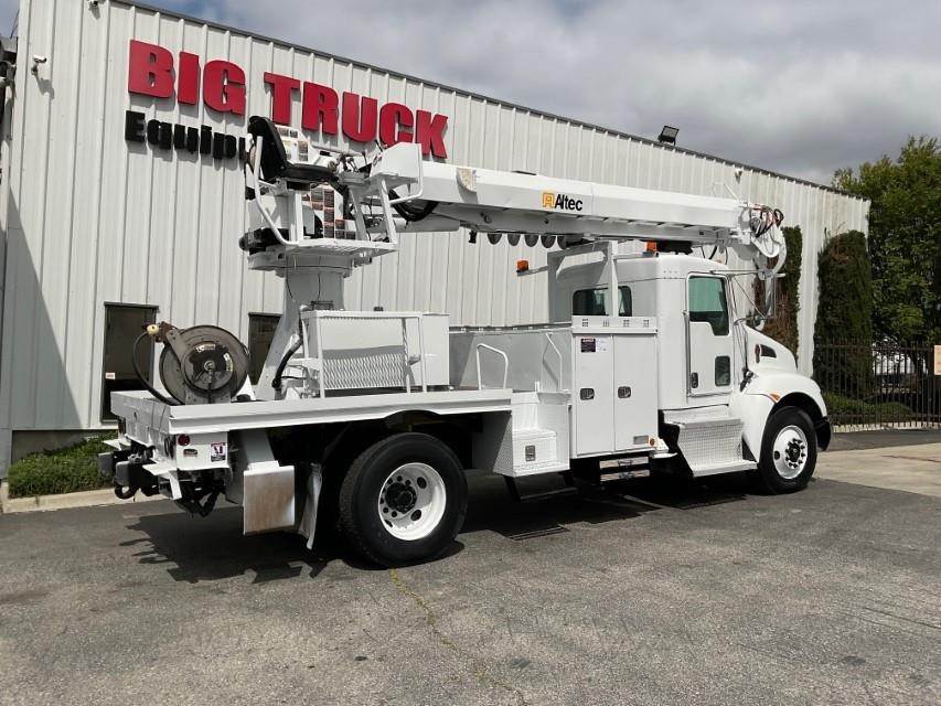 Kenworth T370 Single Axle Digger Derrick Truck – Automatic, 2014 ALTEC DC47 Digger Derrick