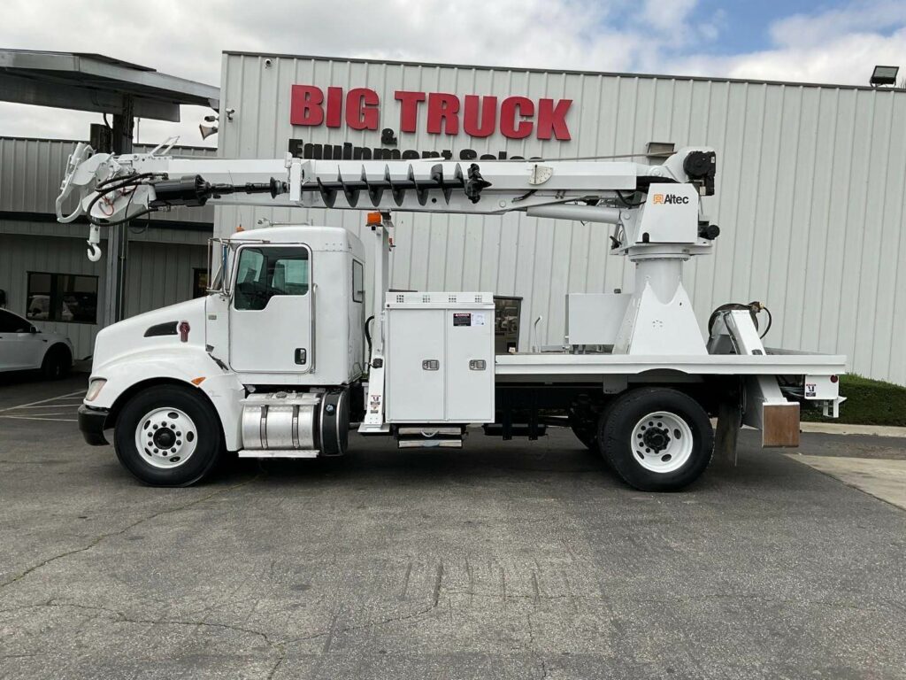 Kenworth T370 Single Axle Digger Derrick Truck – Automatic, 2014 ALTEC DC47 Digger Derrick