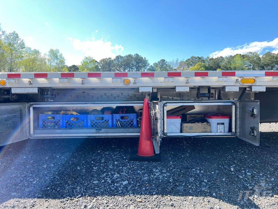 2018 Reitnouer 53ft Drop Deck Trailer – All Aluminum, Aluminum Floor, Rear Sliding Axle, Toolbox, Ramps, Dunnage Rack, Big Bubba