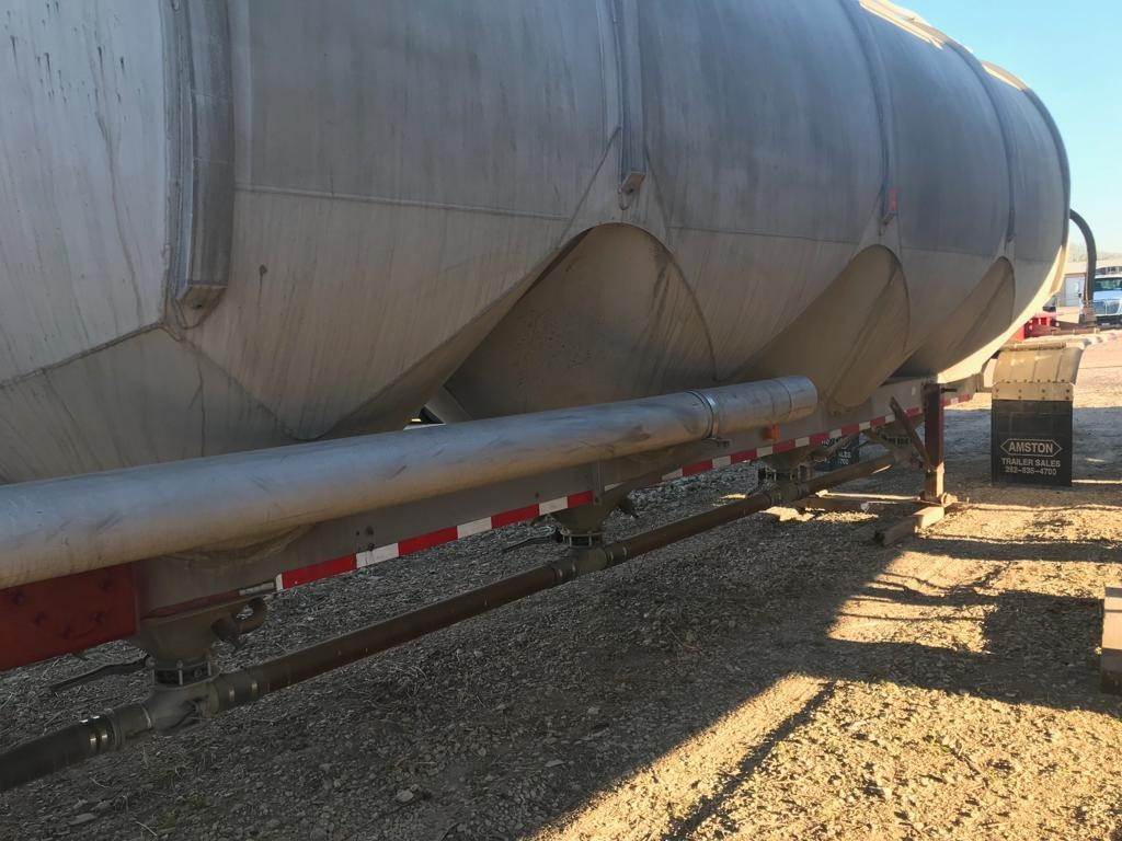 1989 Heil Aluminum Dry Bulk / Pneumatic Tank Trailer