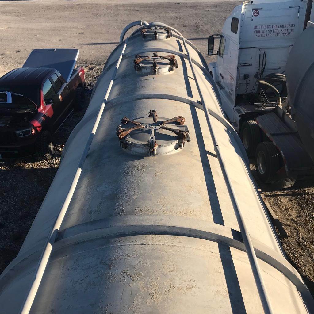 1989 Heil Aluminum Dry Bulk / Pneumatic Tank Trailer