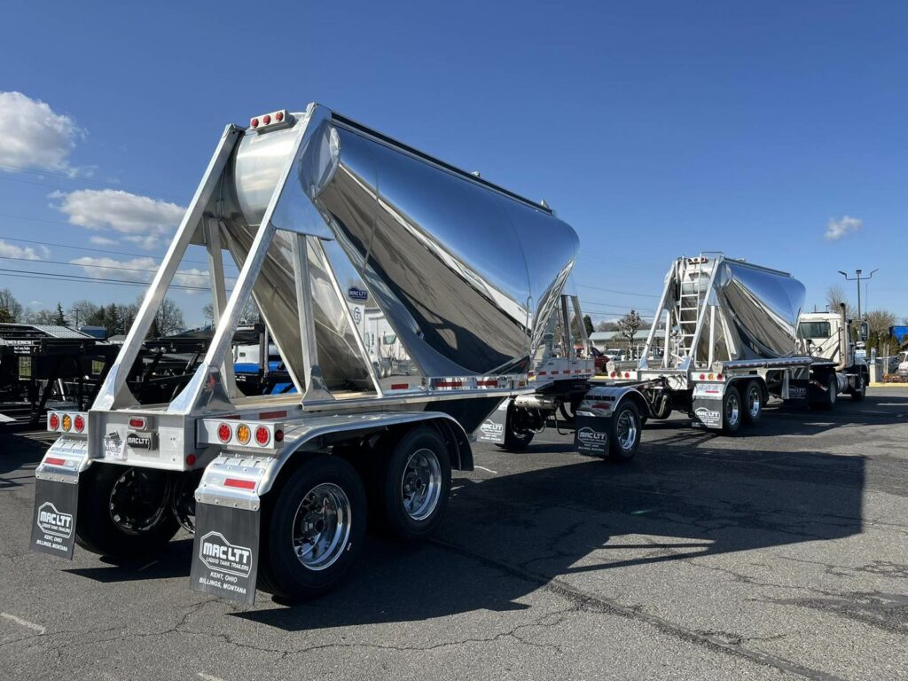 2025 Mac LTT ALUMINUM 750 CUBIC FT PNEUMATIC DOUBLES Dry Bulk / Pneumatic Tank Trailer