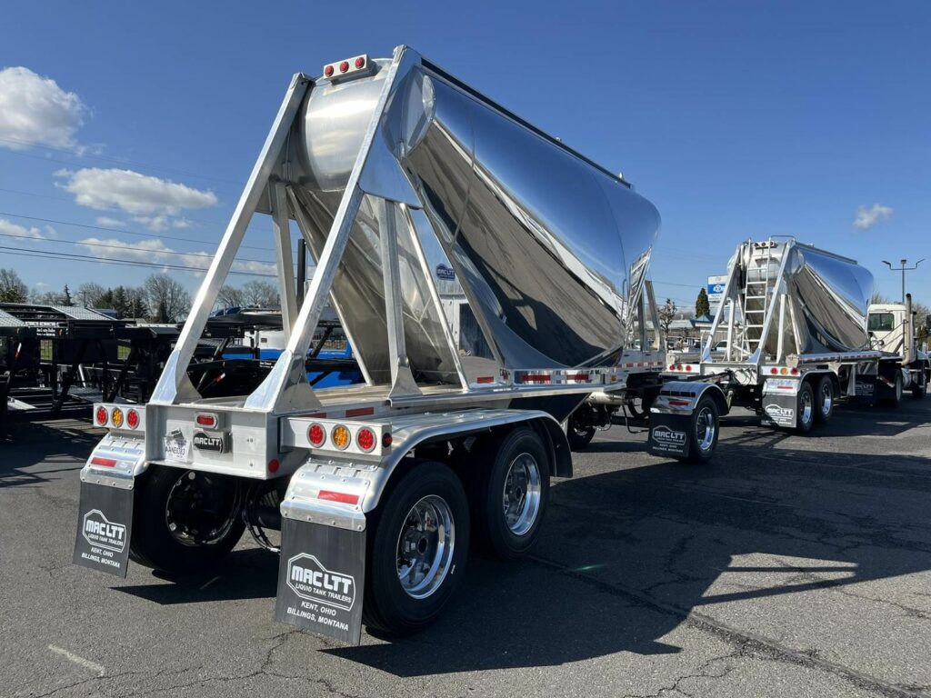 2025 Mac LTT ALUMINUM 750 CUBIC FT PNEUMATIC DOUBLES Dry Bulk / Pneumatic Tank Trailer