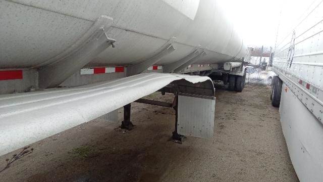 2001 Polar 44′ T/A Aluminum Tanker Trailer