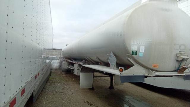 2001 Polar 44′ T/A Aluminum Tanker Trailer