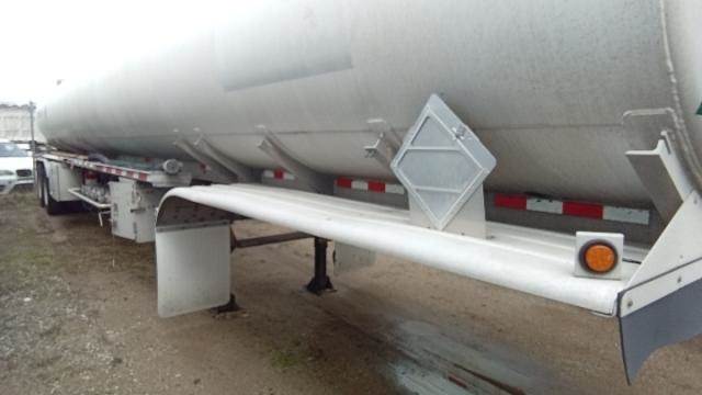 2001 Polar 44′ T/A Aluminum Tanker Trailer