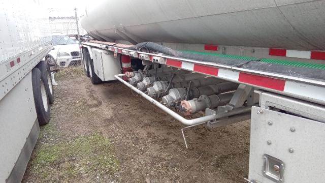 2001 Polar 44′ T/A Aluminum Tanker Trailer