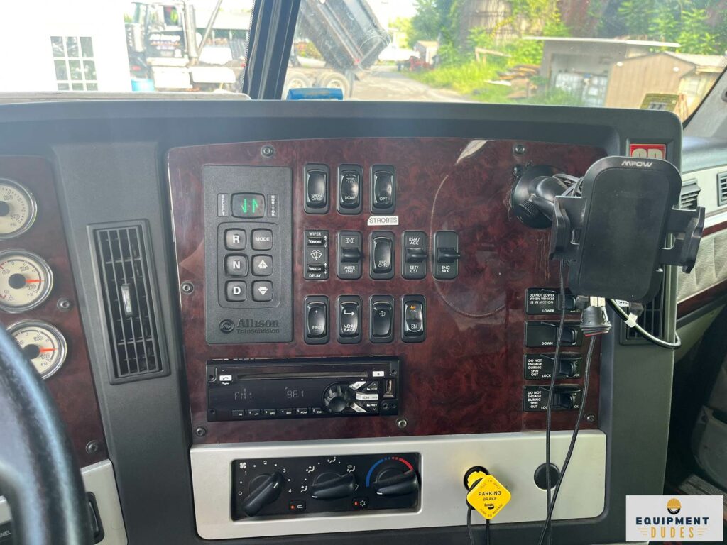 2019 Freightliner Coronado 122 Dump Truck – AUTOMATIC, Low Miles