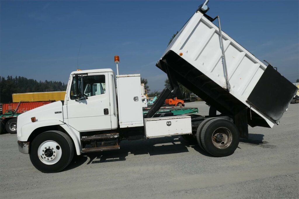 2000 Freightliner FL60 Dump Truck – Cummins, Automatic