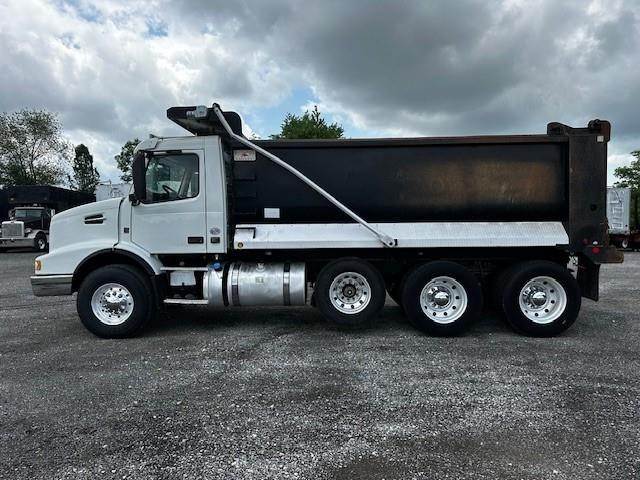 2017 Volvo VHD104B200 Tri Axle Dump Truck – D13 500HP, Automatic, 16′ Dump