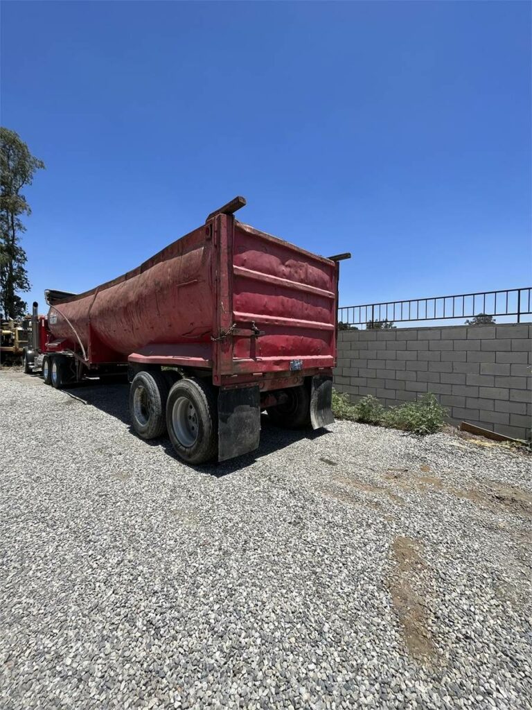 2010 Hanson 32 ft End Dump Trailer