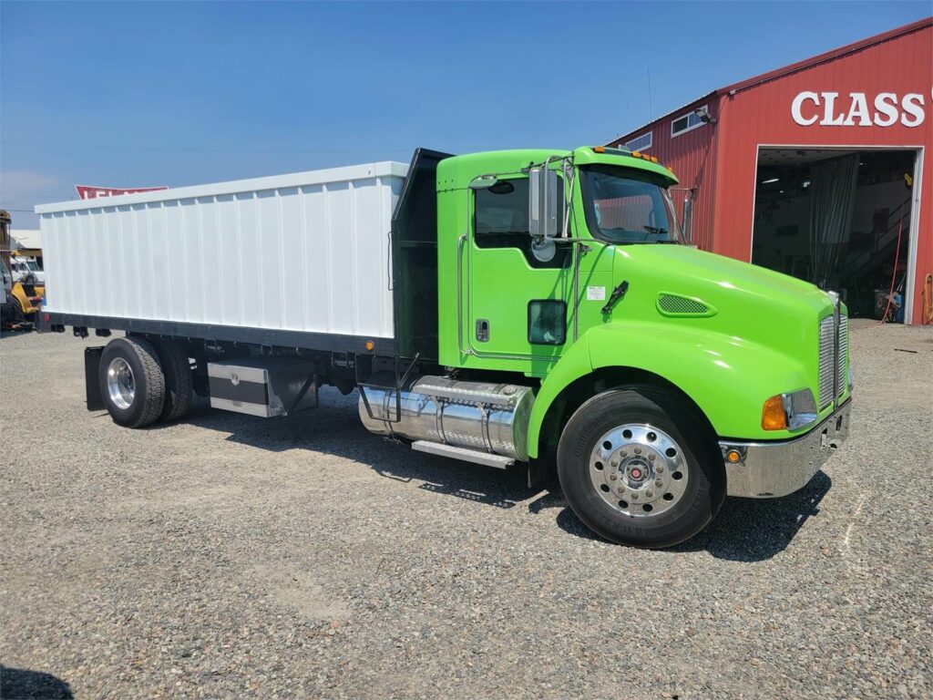 2007 Kenworth T300 20 ft Flatbed Dump Truck – 275HP, 6 Speed Allison Rds Automatic