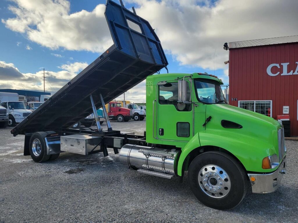 2007 Kenworth T300 20 ft Flatbed Dump Truck – 275HP, 6 Speed Allison Rds Automatic