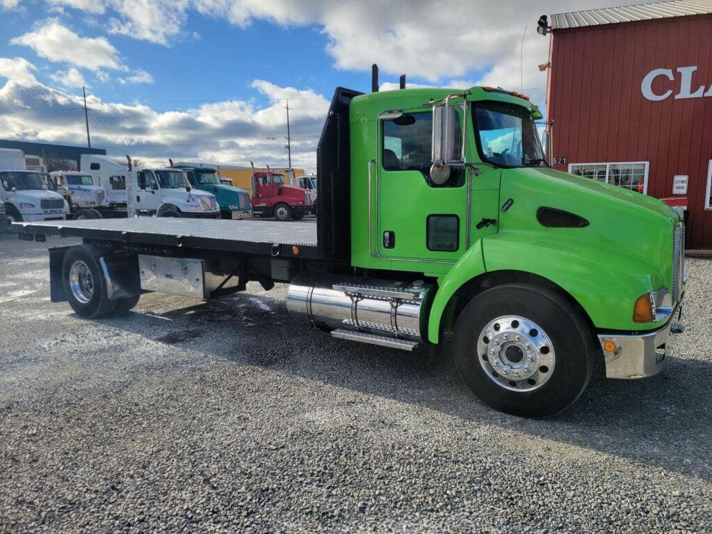 2007 Kenworth T300 20 ft Flatbed Dump Truck – 275HP, 6 Speed Allison Rds Automatic