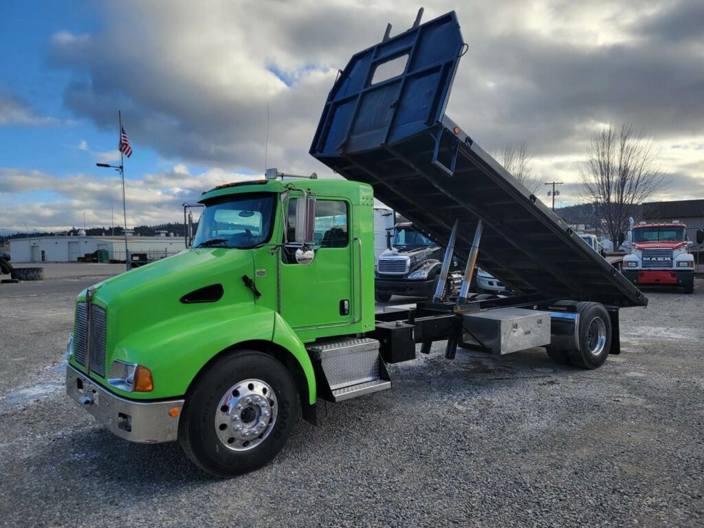 2007 Kenworth T300 20 ft Flatbed Dump Truck – 275HP, 6 Speed Allison Rds Automatic