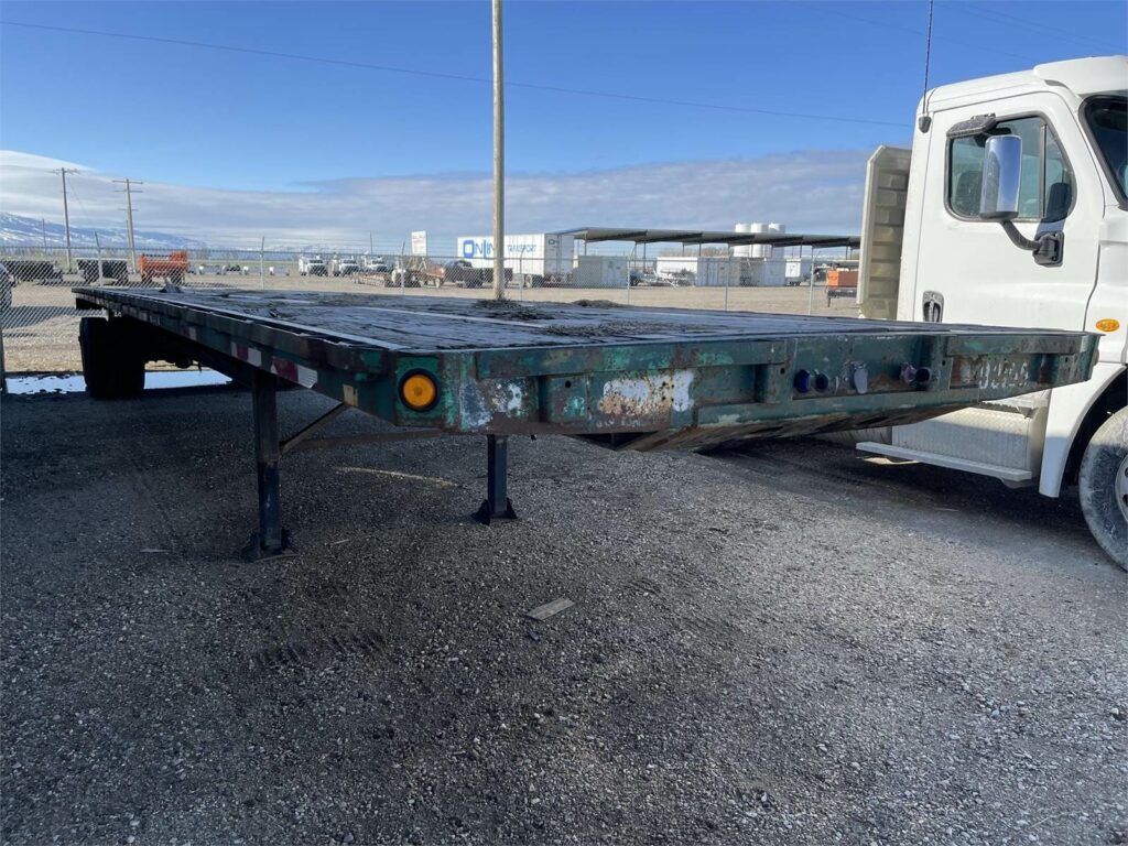 1993 Fontaine 48×102 Steel Flatbed Trailer – Spring, Sliding Axle