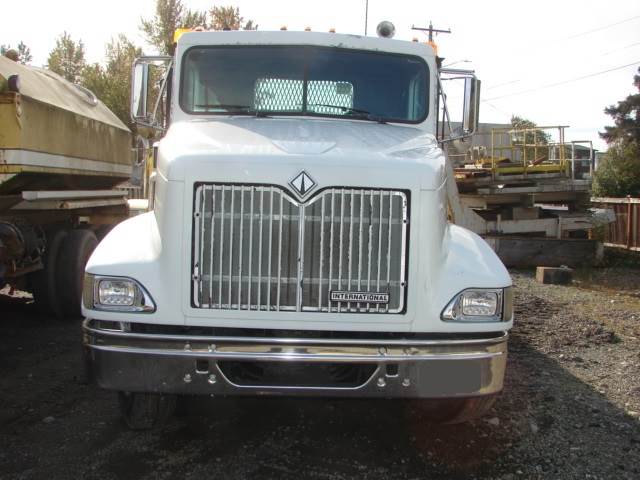 2000 International 9100 6X4 Flatbed Truck w / 13 Speed Fuller Transmission