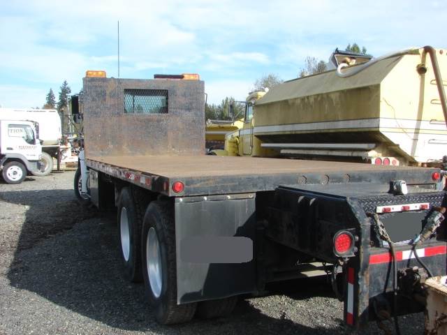 2000 International 9100 6X4 Flatbed Truck w / 13 Speed Fuller Transmission