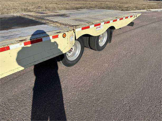 2006 Landoll 930-A Flatbed Trailer Traveling Axle Trailer Hydraulic Beaver Tail