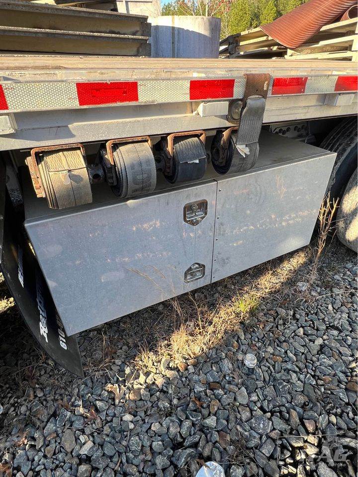 2018 Reitnouer 48ft Flatbed Trailer – All Aluminum, Aluminum Floor, Spread Axle, Toolbox, Front Lift Axle, Rear Dump Valve, Big Bubba