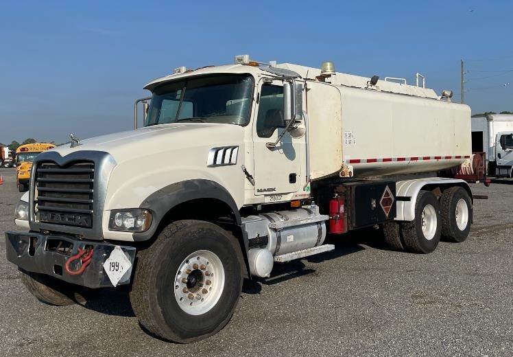 2008 Mack Granite GU713 Fuel & Lube Truck – 435HP