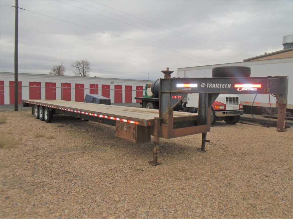 2006 Trailtech 40 Ft Tridem Gooseneck Trailer