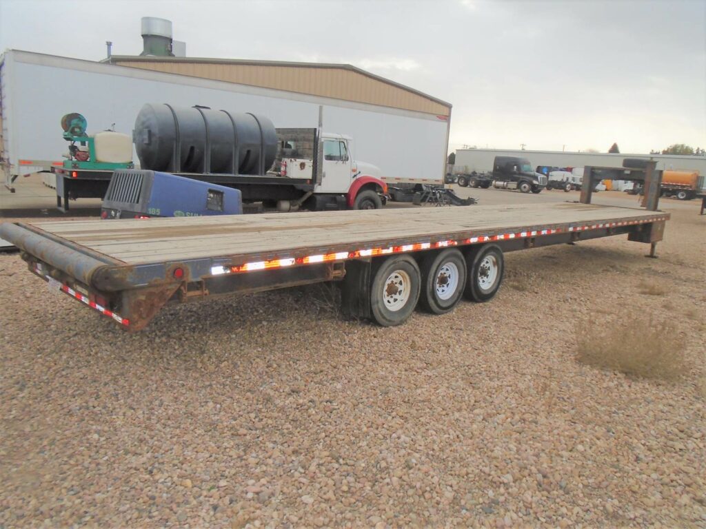 2006 Trailtech 40 Ft Tridem Gooseneck Trailer